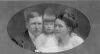 Eltern Eduard Franz und Maria &quot;Ovo&quot; Holfeld mit Edith 1911