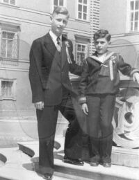 Helmut und Ali; Zwei Firmlinge 1944