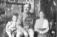 Lici mit Eltern in Belgrad, 1915